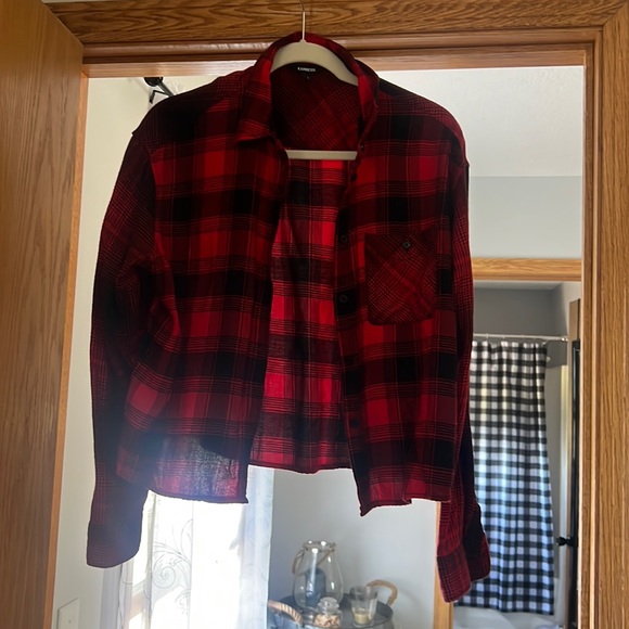Express Tops - Express cropped flannel - red and black - medium